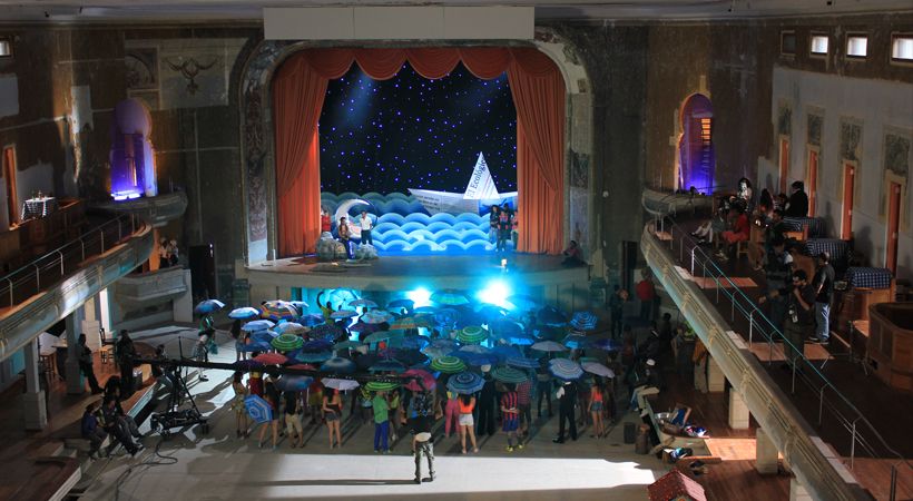 Carlos Vives y Chocquibtown graban “El mar de sus ojos” en el Teatro Faenza